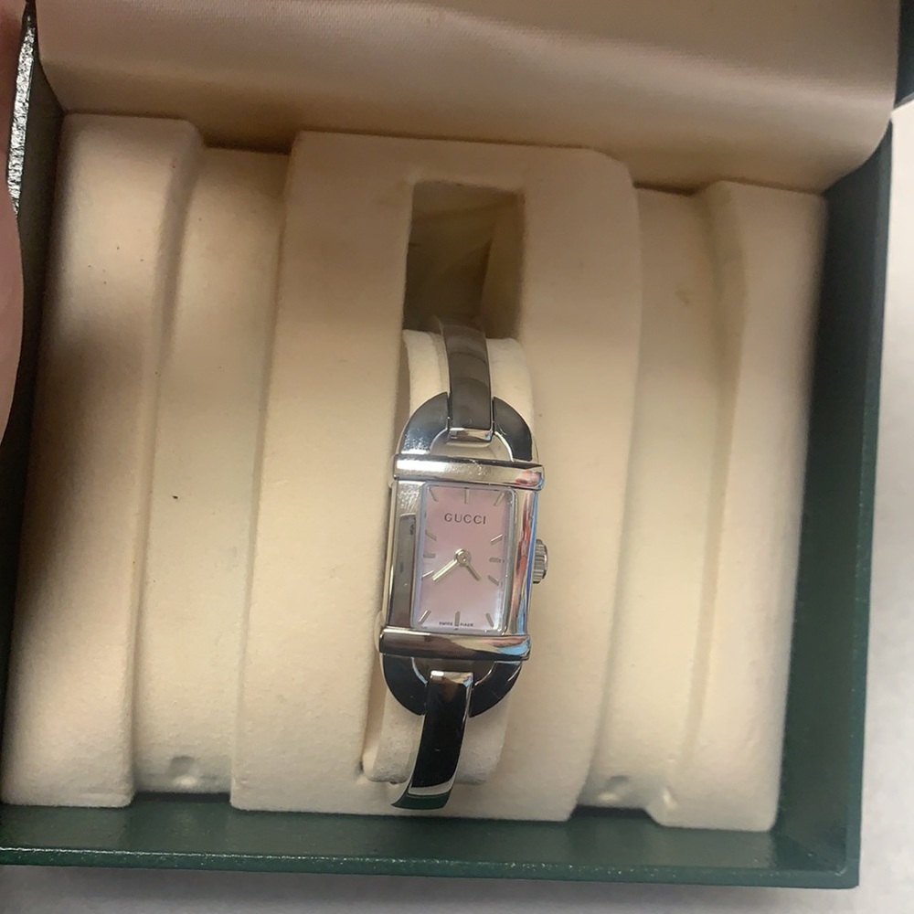 💥SALE💥Authentic Gucci Watch Mother Pearl 6800L🌸 - Picture 7 of 17